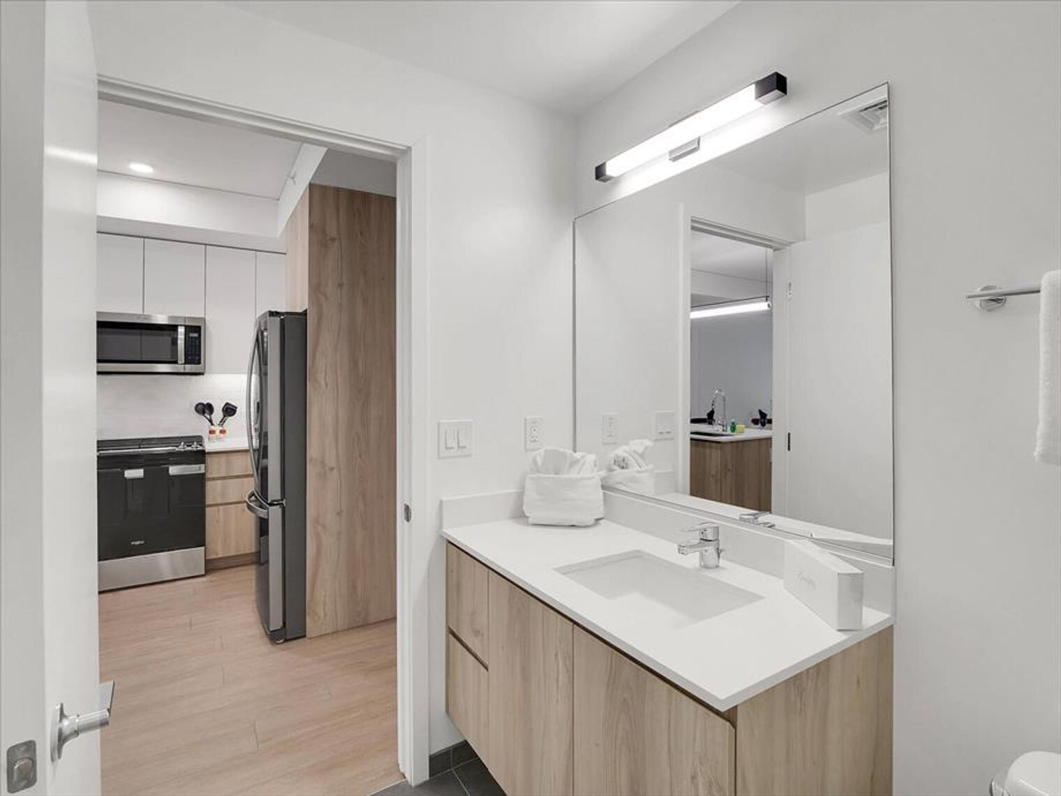 Building Photo - 817 N 6th St