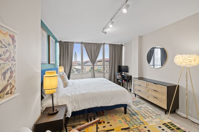 Building Photo - 1800 Lavaca St