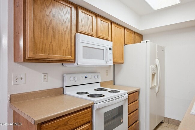 Building Photo - 286 W Palomino Dr