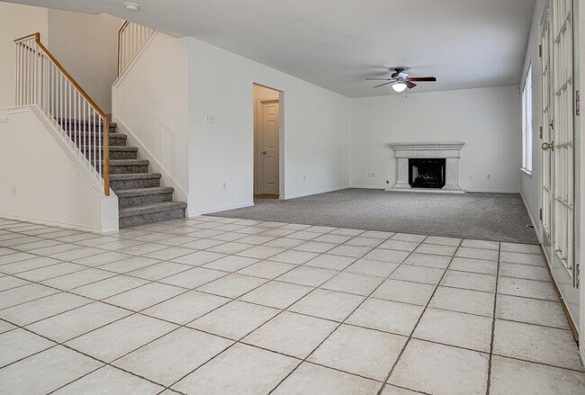 Building Photo - 4300 Companeros Way