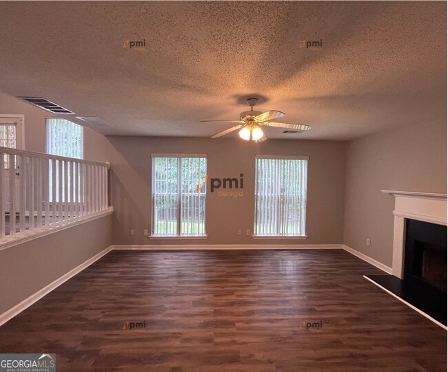 Building Photo - 9511 Rollinghills Dr
