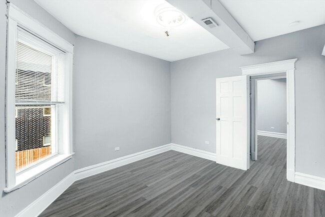 Building Photo - 5341 S Indiana Ave