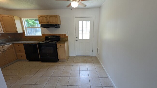 Building Photo - Great duplex unit in Sherwood!