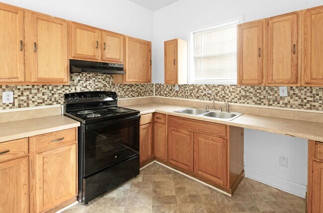 Building Photo - 3 Bed 2 bath Home For Rent in Newport News