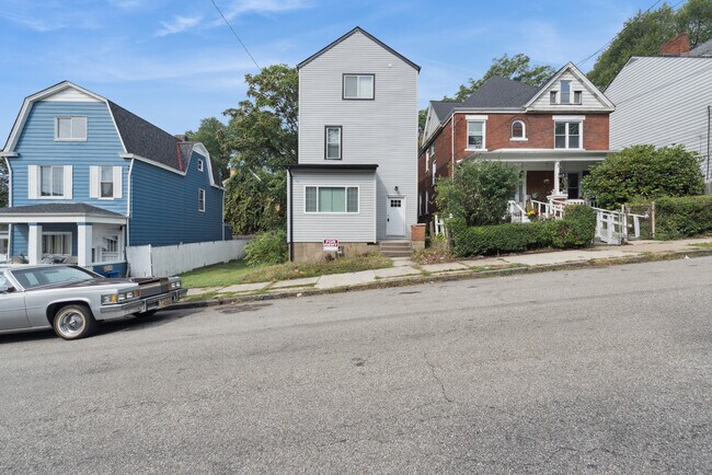 Building Photo - 305 N Graham**