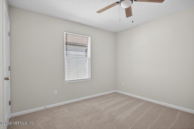 Building Photo - 14790 Cashew Ave