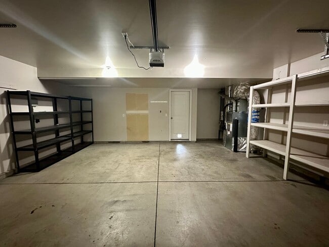 Building Photo - LARGE SINGLE FAMILY HOME ON CORNWALL (RPM#220)