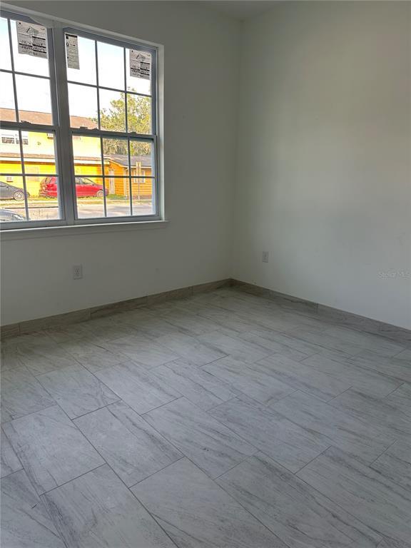 Building Photo - 710 S Thacker Ave
