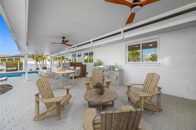 Building Photo - 1029 Bal Harbour Dr