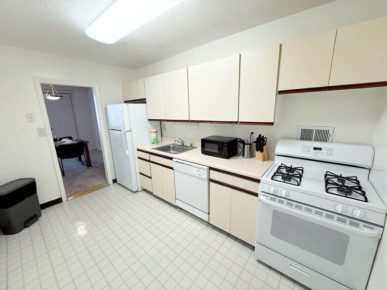 Building Photo - 2111 Richmond Hwy