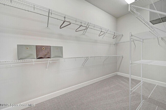 Building Photo - 2680 Avalonia Dr