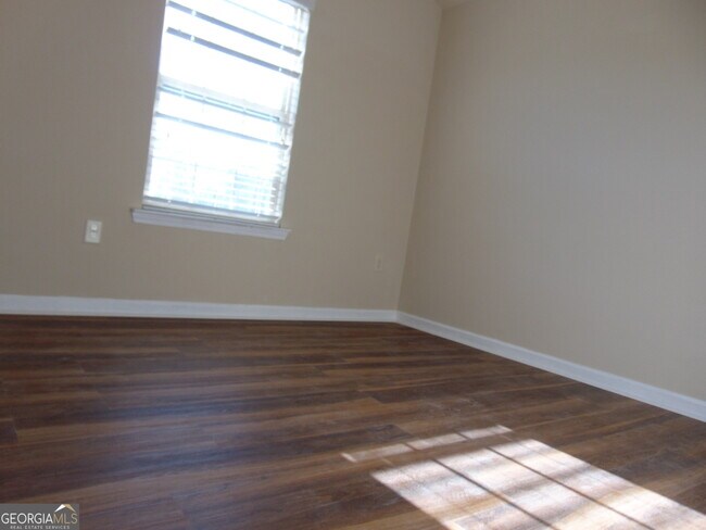 Building Photo - 1320 Napa Valley Dr SW