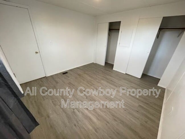 Building Photo - 2081 Easterling St