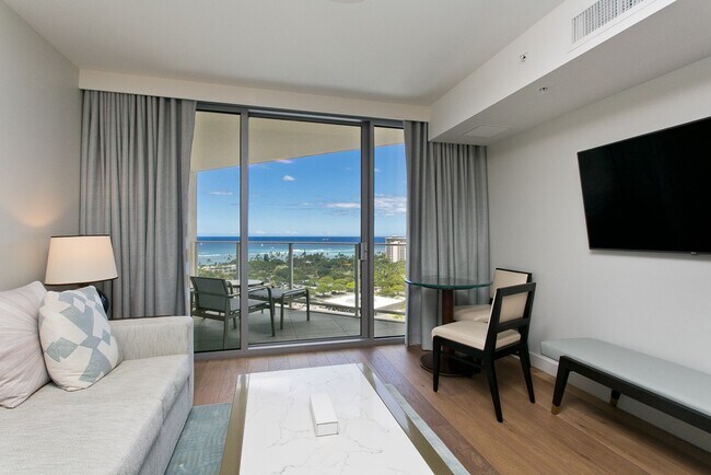 Building Photo - Highly Desirable STUDIO/1-Bath unit Long-T...