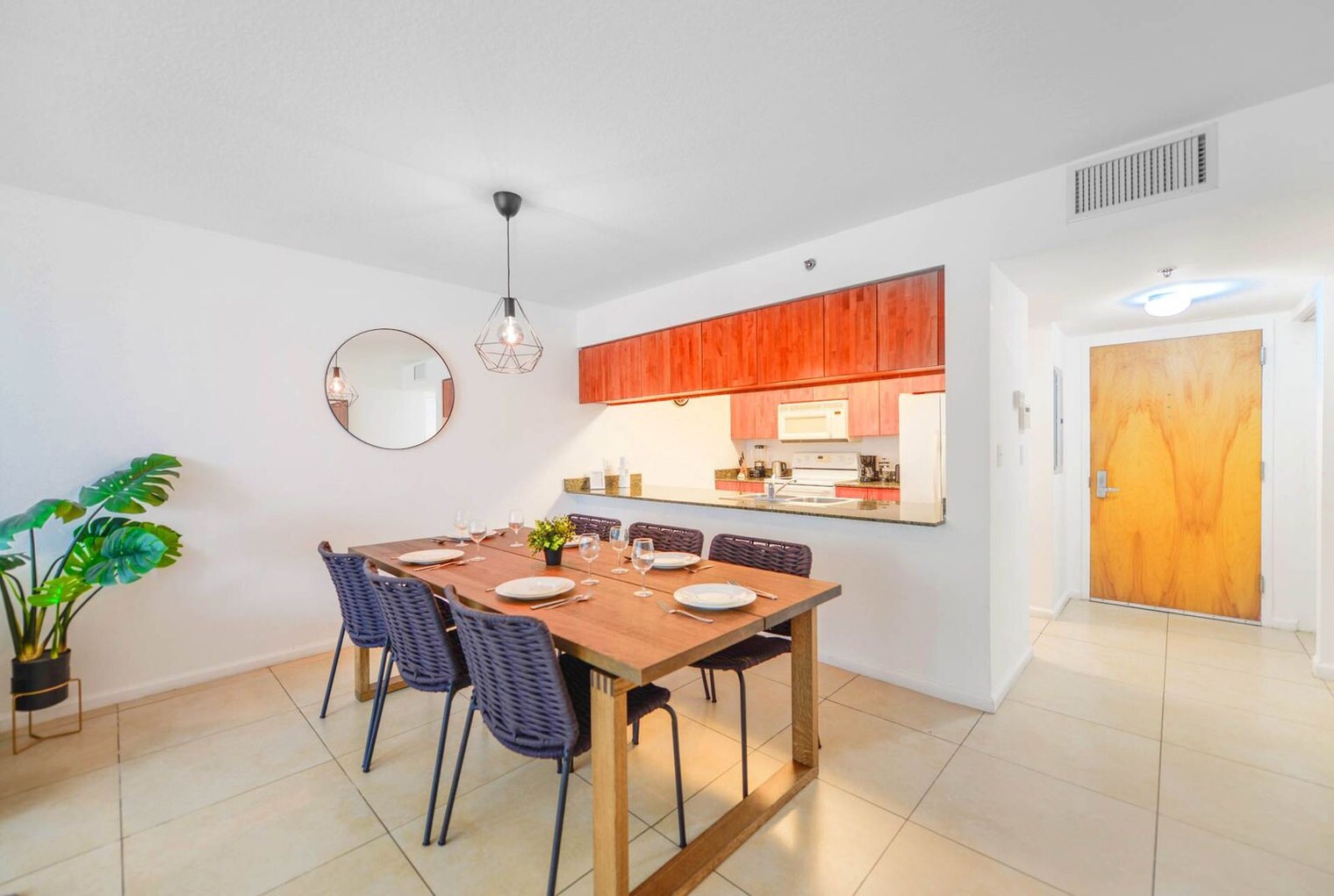 Building Photo - 1200 Brickell Bay Dr