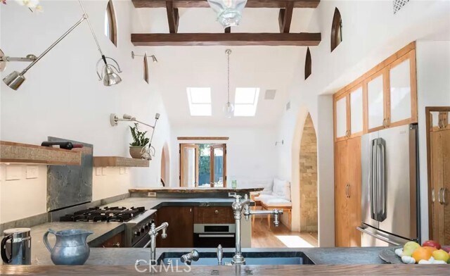 Building Photo - 8978 Wonderland Ave