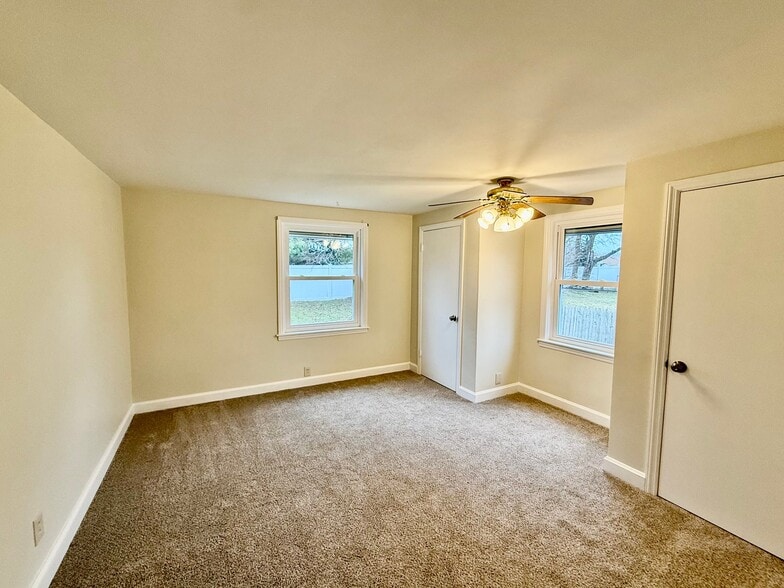 Building Photo - 160 Plantation Dr