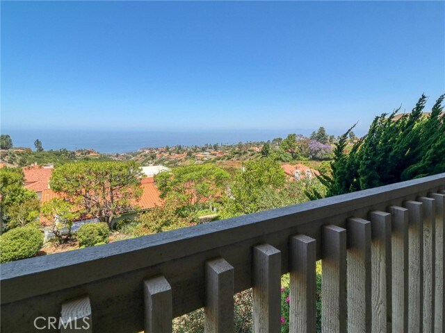 Building Photo - 6542 Ocean Crest Dr