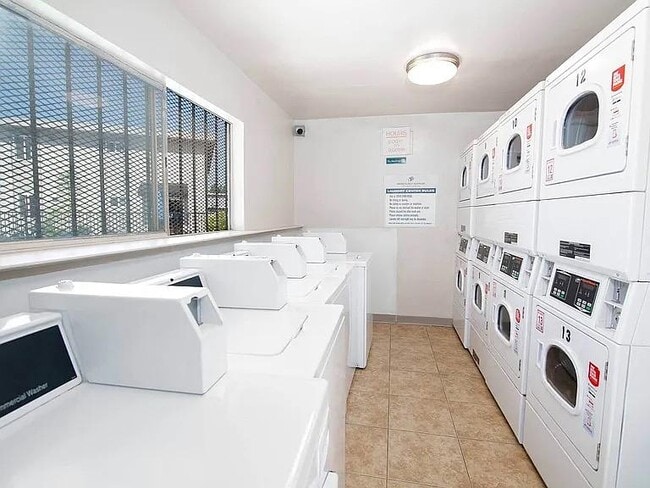 Building Photo - 5330 Monterey Rd