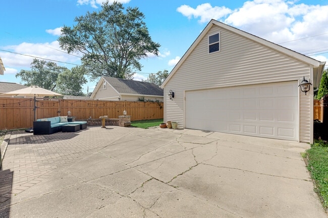 Building Photo - 6310 W Estes Ave