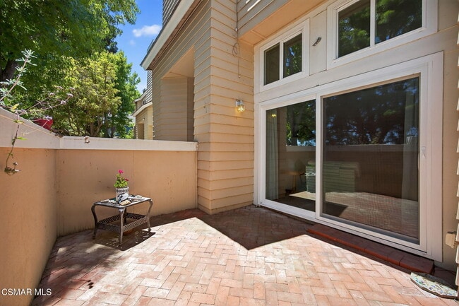Building Photo - 867 Portola Rd