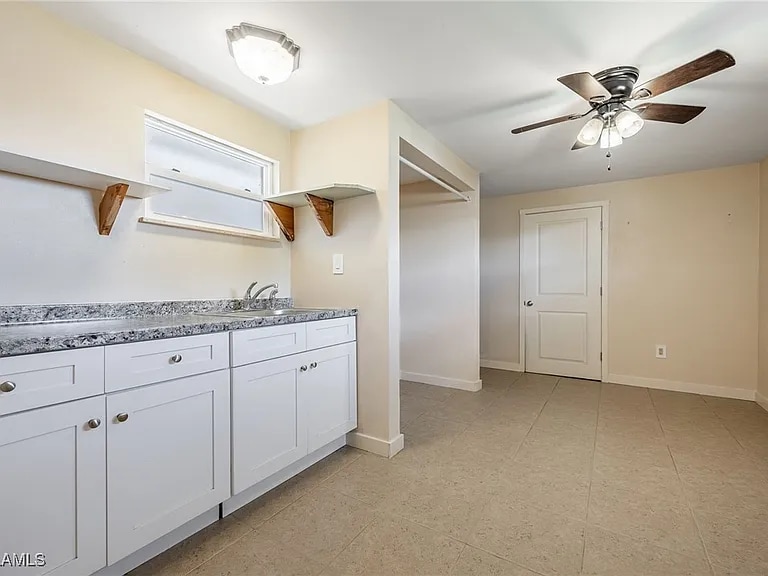 Building Photo - 2115 St Croix Ave