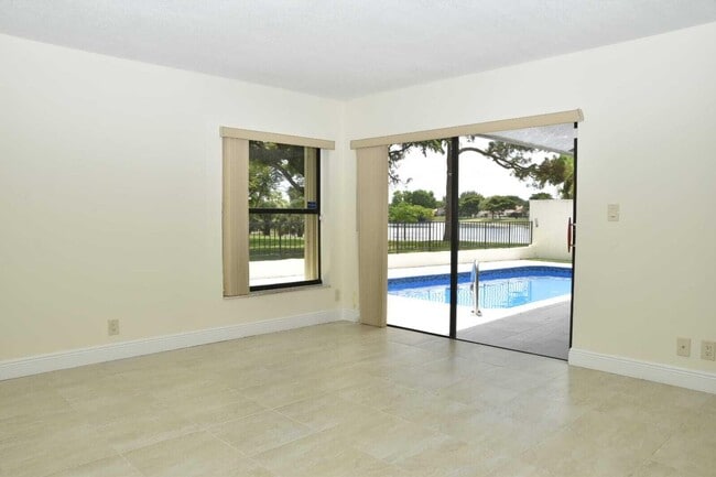 Building Photo - 6735 Lago Vista Terrace