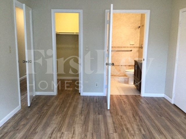 Building Photo - 7306 SW 3rd Ct