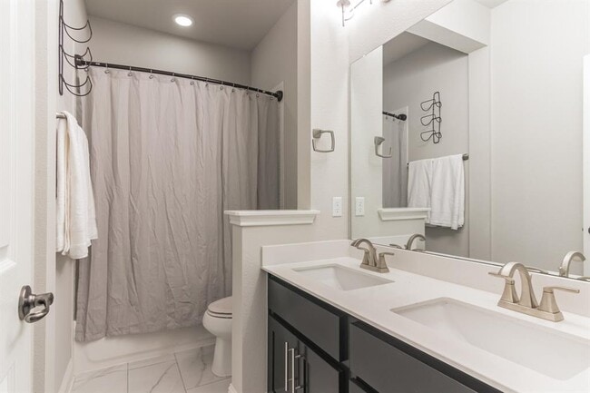 Building Photo - 7100 Trissino Dr