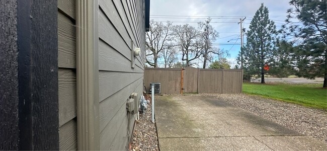 Building Photo - 913 Pintail St