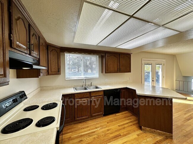 Building Photo - 1762 Ura Ln