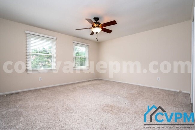 Building Photo - 400 Colonial Ridge Ln