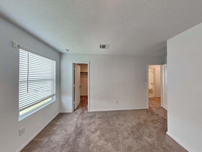 Building Photo - 144 Parish Ln