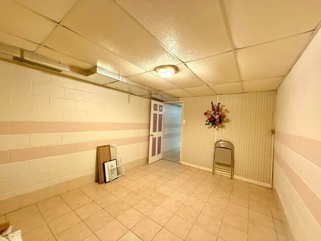 Building Photo - 115 Fleetline St