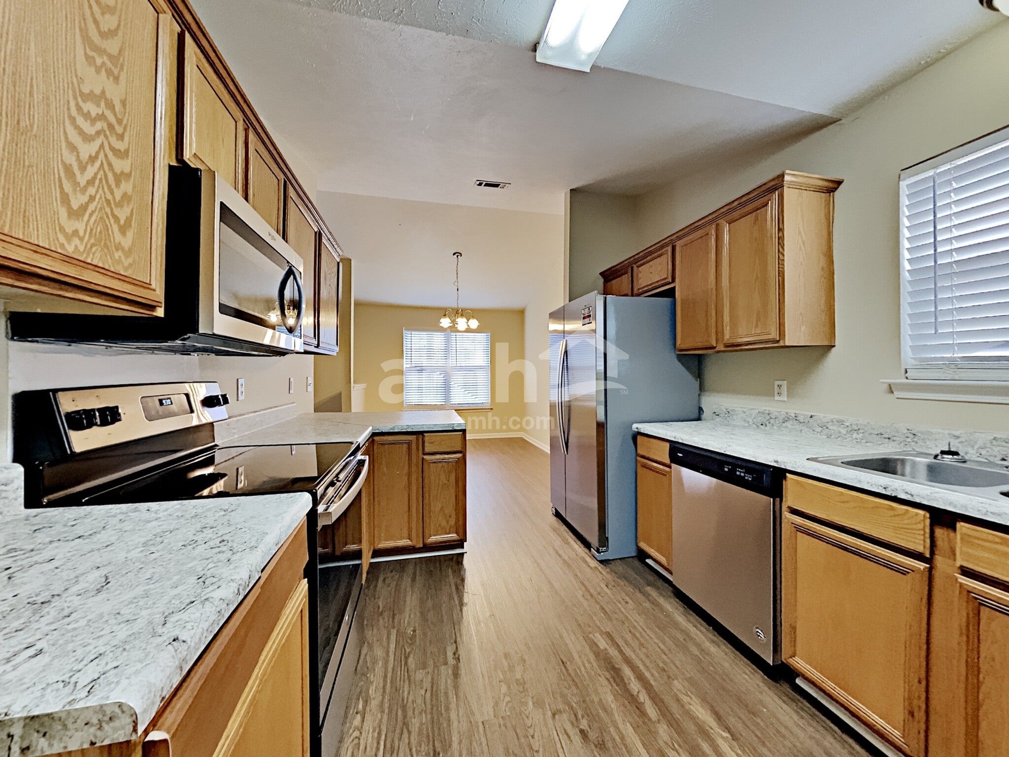 Building Photo - 634 Mable Dr