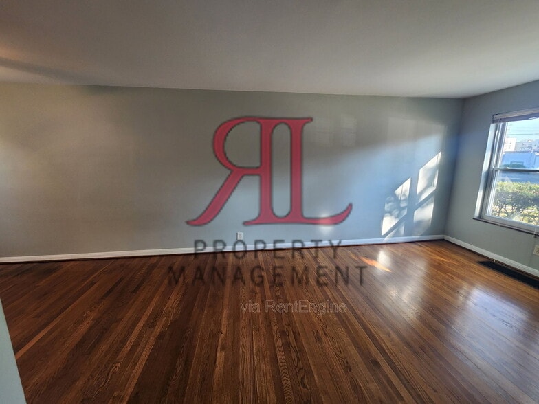 Building Photo - 624 Chatham Rd