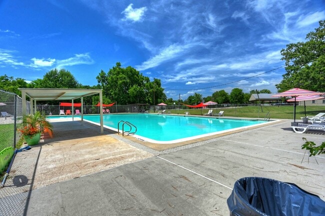Building Photo - 9812 Arbor Oak