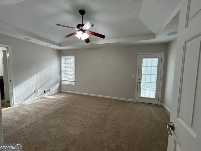 Building Photo - 240 White Pines Dr