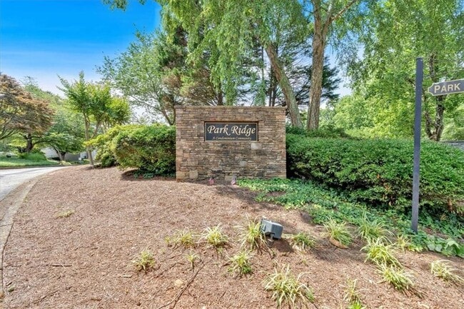 Building Photo - 202 Park Ridge Cir