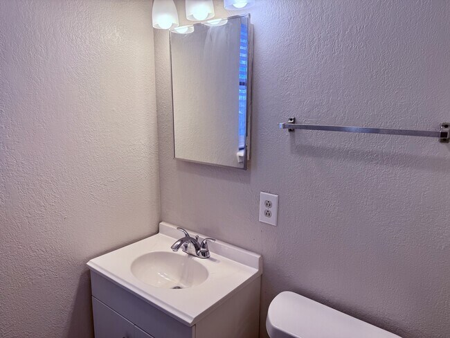 Building Photo - 7408 Fir Ave