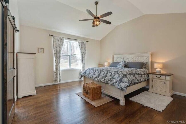 Building Photo - 861 Lattintown Rd