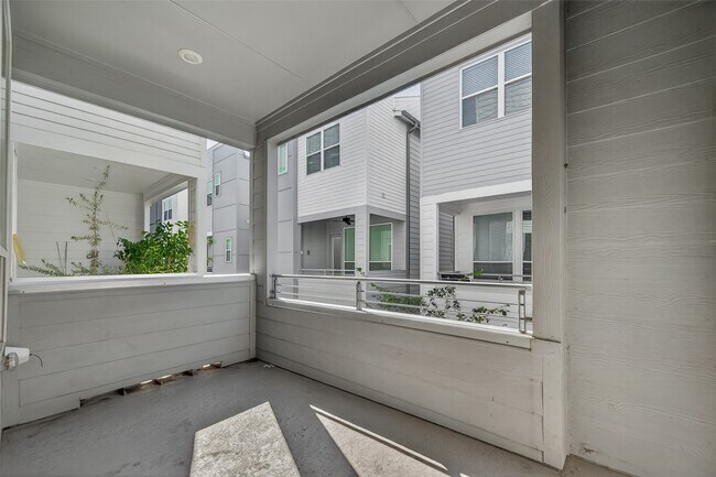 Building Photo - 1735 Eado Point Ln