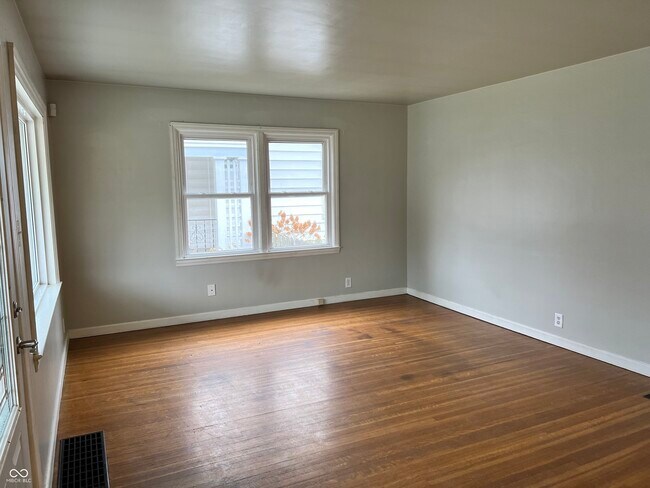 Building Photo - 1328 Wallace Ave