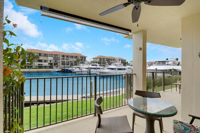 Building Photo - 1301 Seafarer Cir