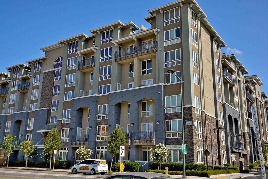 Complex - 5501 De Marcus Blvd