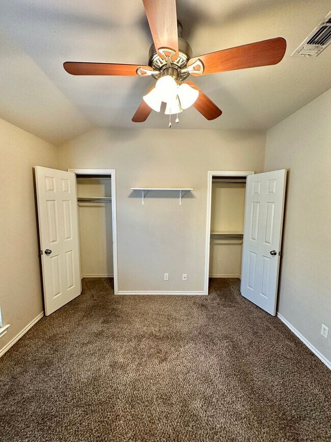 Building Photo - Now Available - Charming 3 Bedroom Patio Home