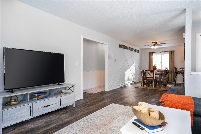Building Photo - 925 3rd Ave W