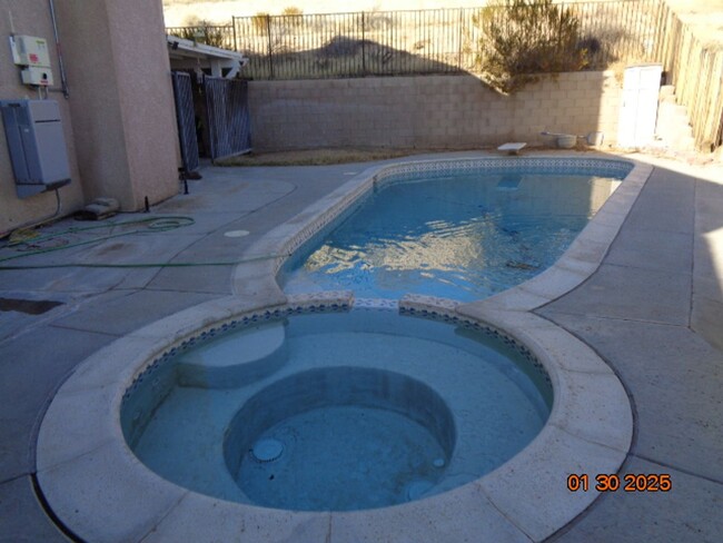 Building Photo - Rosamond 3 Bedroom Pool Home