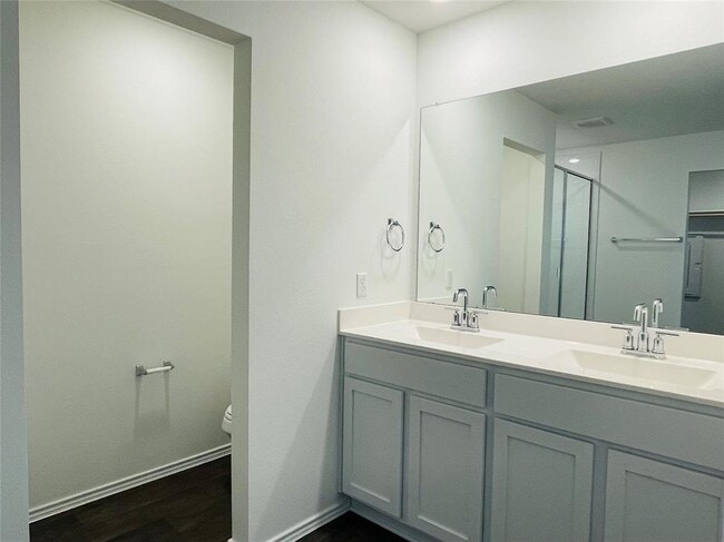 Building Photo - 18508-A High Flyer Way