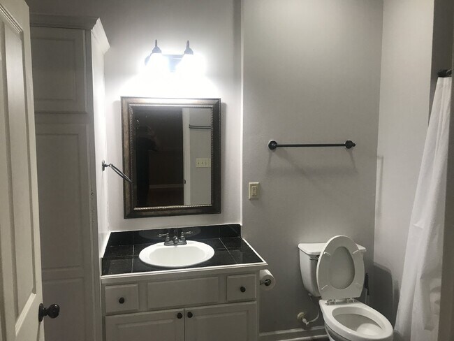 Building Photo - Lake Edge Too Condos – Unit 3A, 1 Bedroom - 1 Bath Condo